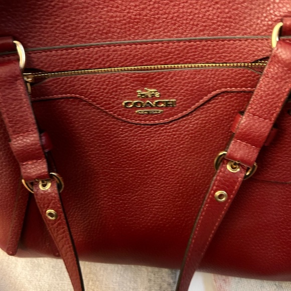 Barely used Coach purse. Super good condition! Used it only a handful of times. - Picture 4 of 5